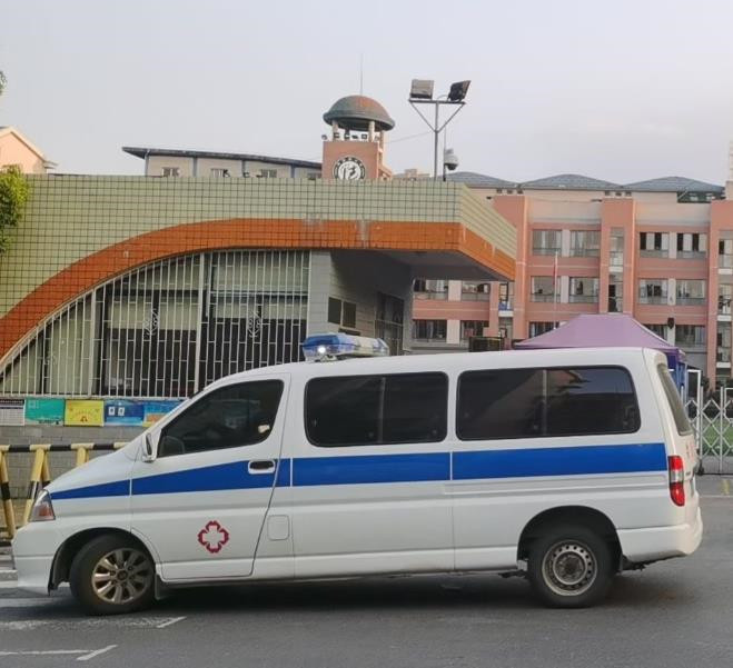 宣化救护车出租护送骨折病人一公里多少钱